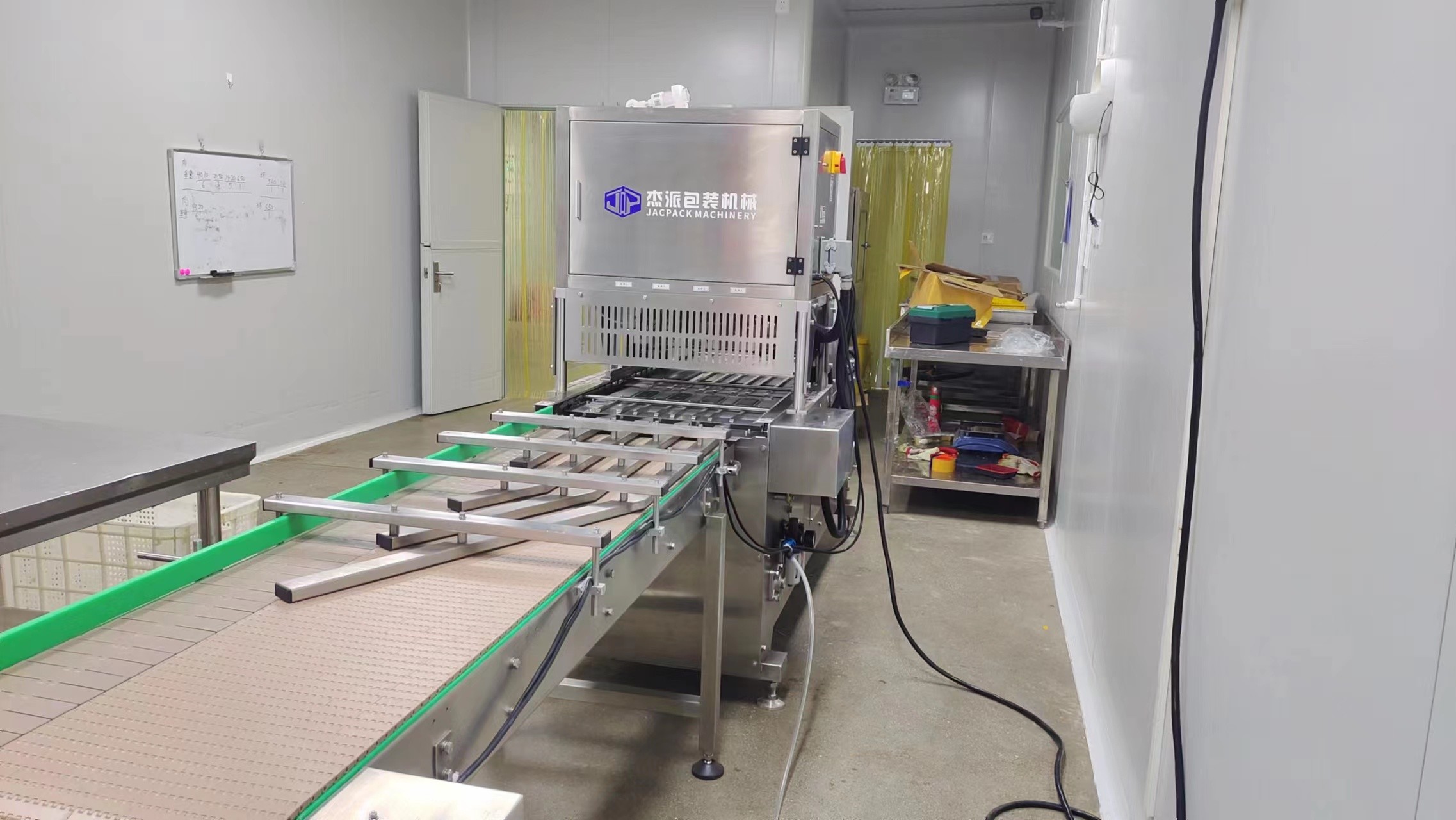 Neueste Unternehmensblogs über Die Stärkung der Automatisierung: Transformation und Sprung in automatischen Verpackungsmaschinen